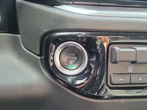 Used 2025 GMC Sierra 2500 SLT w/ SLT Premium Package image 27