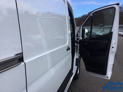 Used 2022 Mercedes-Benz Sprinter 2500 image 33