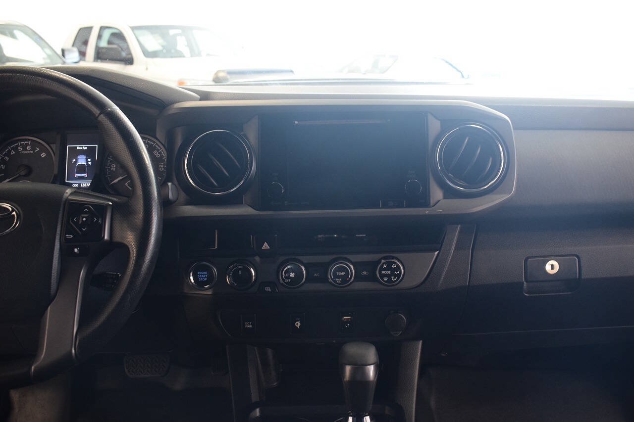Used 2017 Toyota Tacoma TRD Sport w/ Tow Package (A/T) AWD/4WD image 38