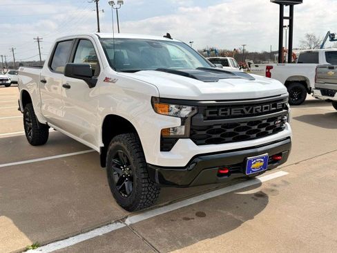 New 2026 Chevrolet Silverado 1500 Custom Trail Boss w/ LPO, Dark Essentials Package image 7