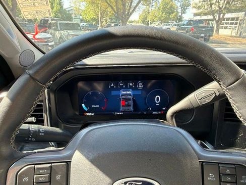 Used 2025 Ford F250 Lariat AWD/4WD image 19
