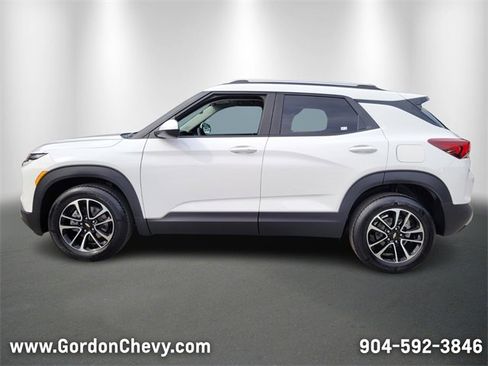 New 2026 Chevrolet TrailBlazer LT w/ LT Cold Weather Package image 2