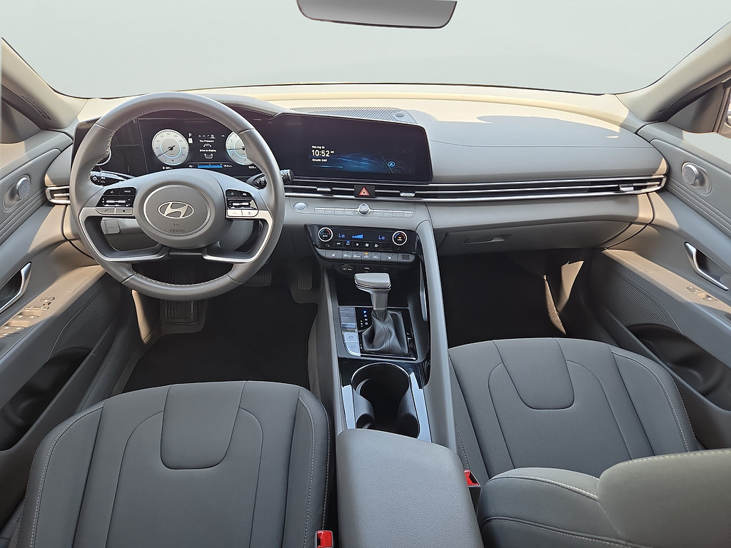 Certified 2025 Hyundai Elantra SEL FWD image 9
