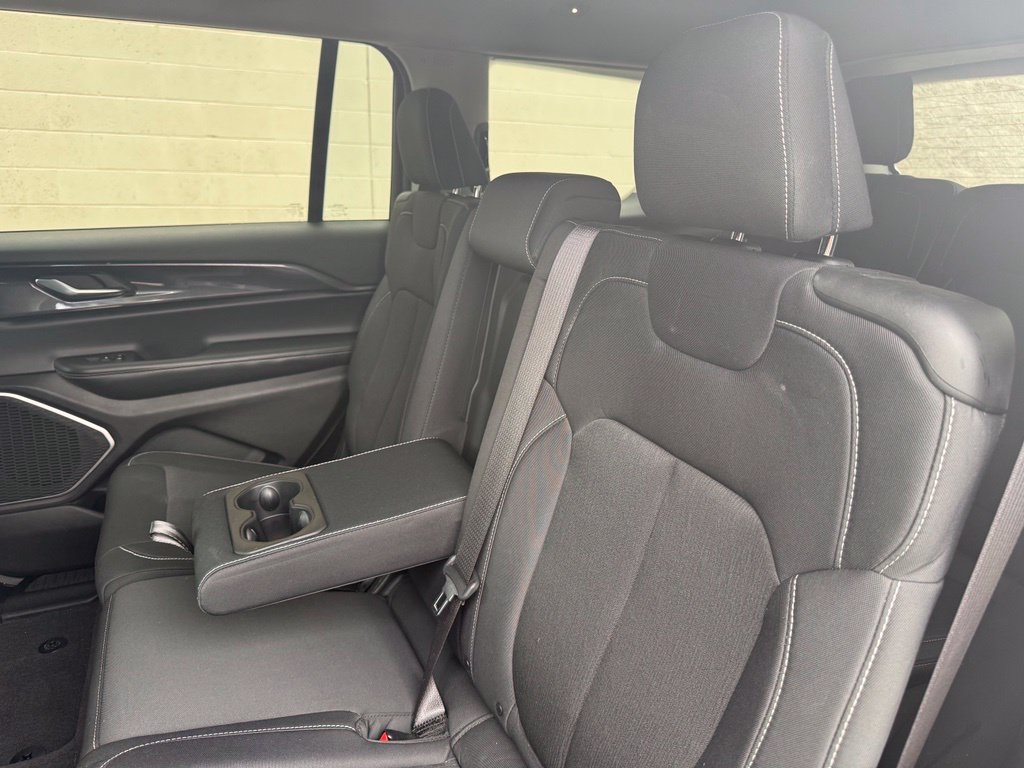 Used 2021 Jeep Grand Cherokee L Laredo w/ Luxury Tech Group I AWD/4WD image 27