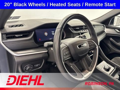 Used 2023 Jeep Grand Cherokee Altitude AWD/4WD image 21