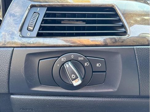 Used 2009 BMW 335i 335i Convertible 2D w/ Premium Pkg image 15