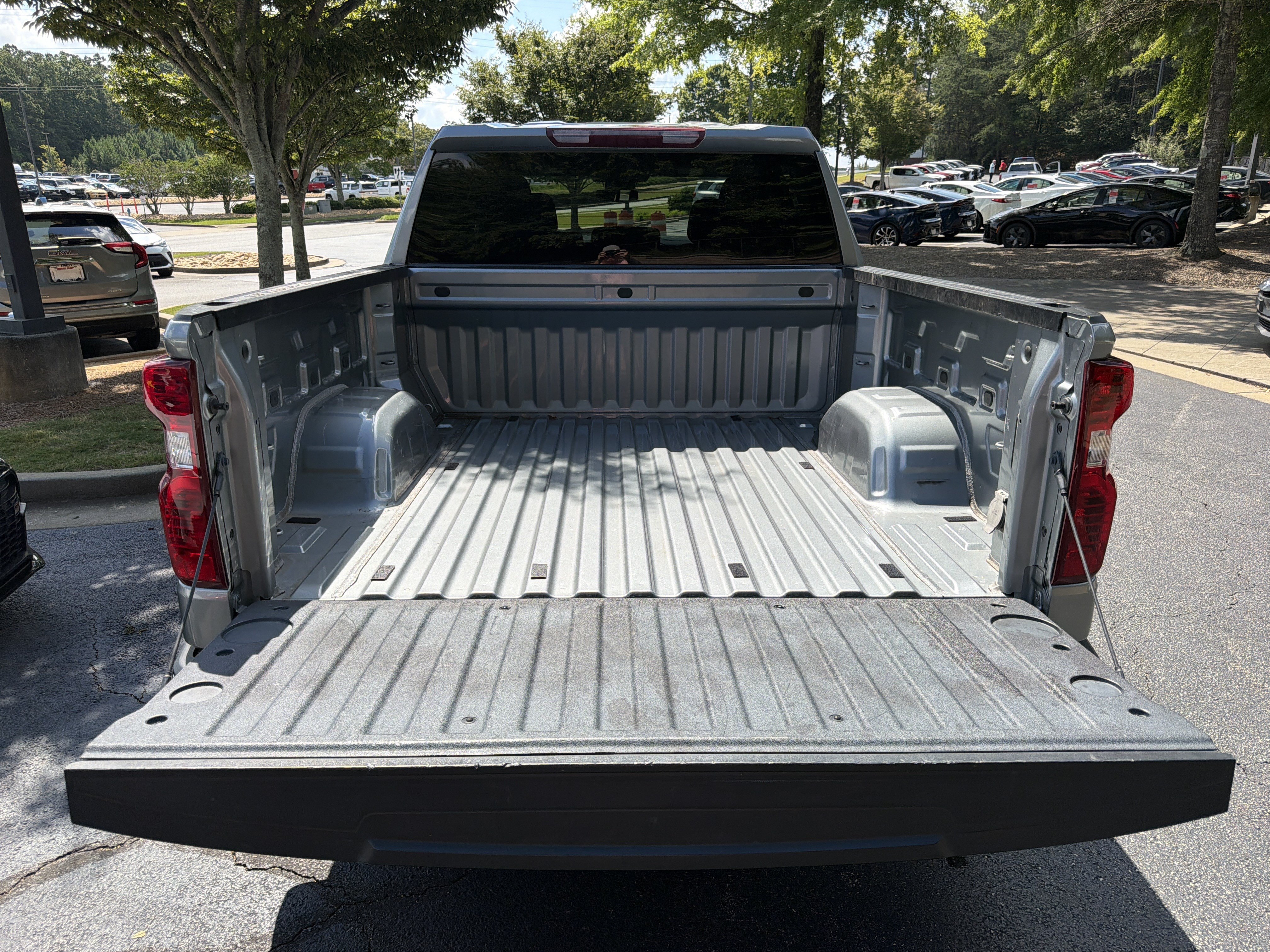 Used 2023 Chevrolet Silverado 1500 LT w/ LPO, Dark Essentials Package AWD/4WD image 18