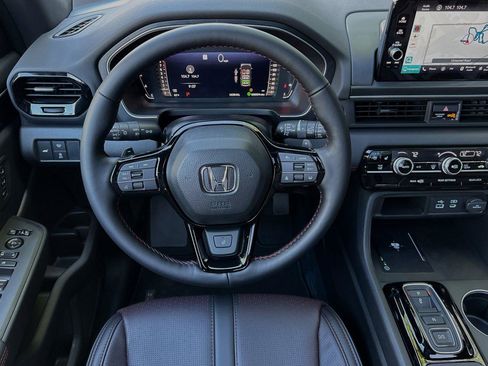 New 2025 Honda Pilot Black Edition image 11