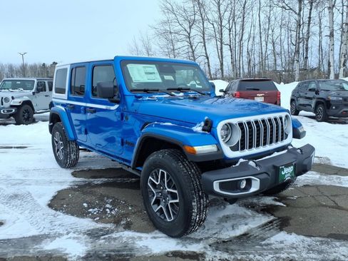 New 2026 Jeep Wrangler Unlimited Sahara w/ Whitecap Package AWD/4WD image 9