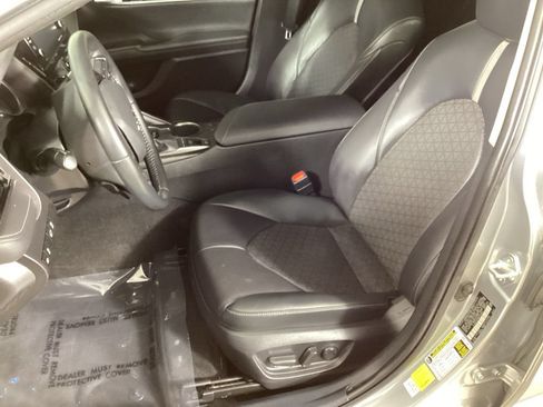 Used 2022 Toyota Camry XSE FWD image 12