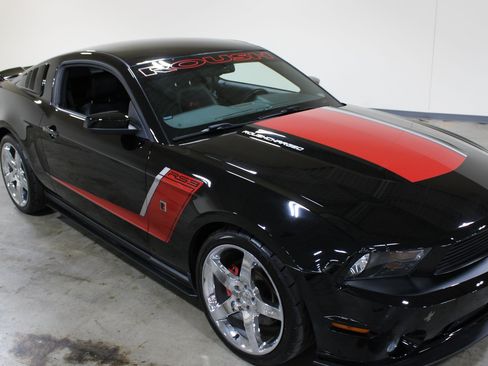 Used 2012 Ford Mustang GT Premium w/ Electronics Pkg RWD image 39