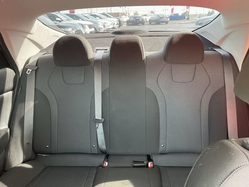 Used 2026 Hyundai Elantra SE FWD image 25