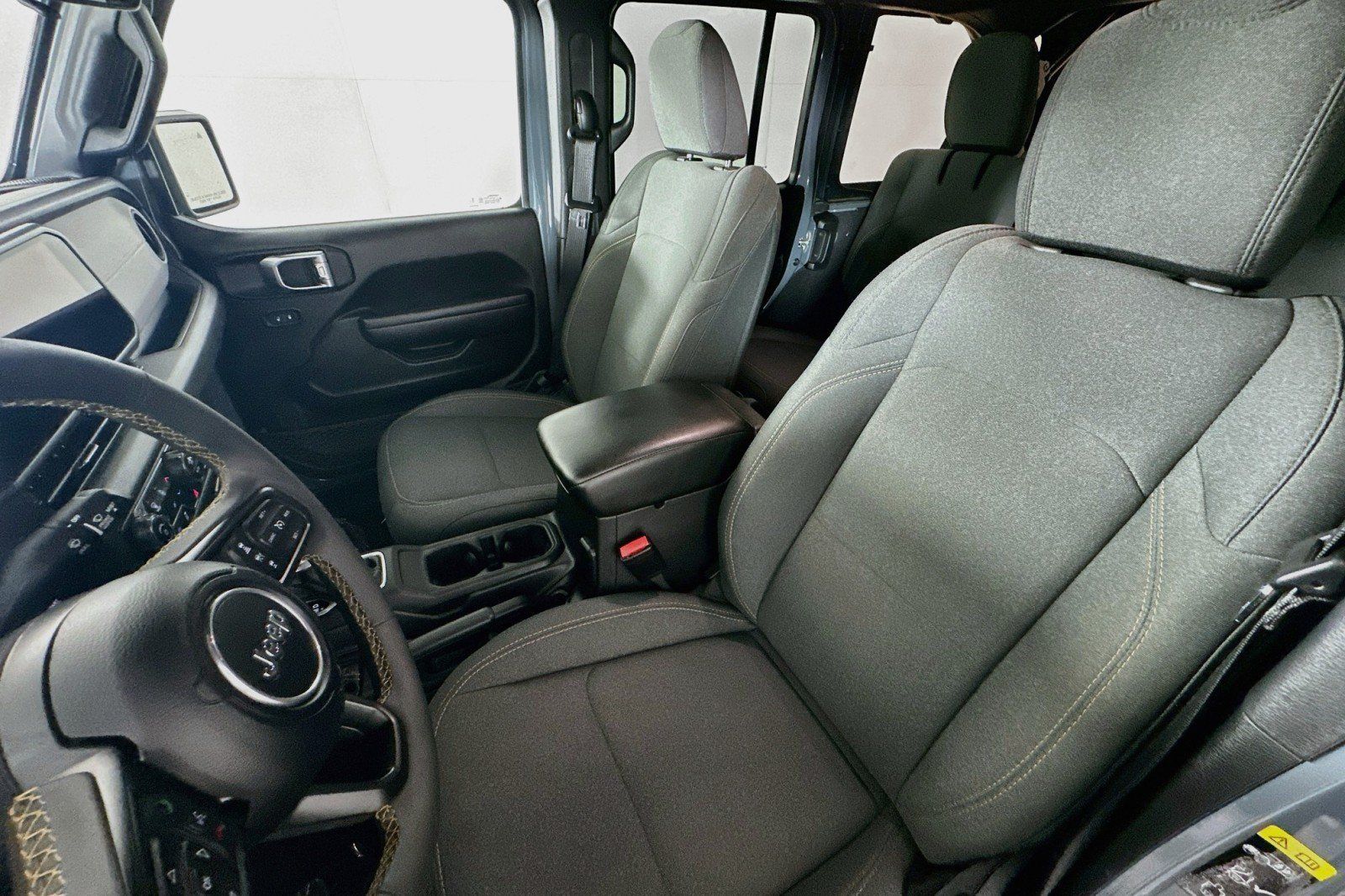Used 2024 Jeep Wrangler Unlimited AWD/4WD image 15
