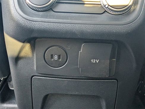 Used 2025 Ford Explorer Active w/ Active Comfort Package image 15