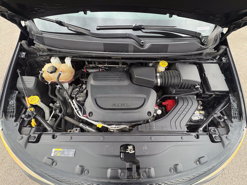 Used 2020 Chrysler Pacifica Touring w/ Advanced Safetytec Group FWD image 30