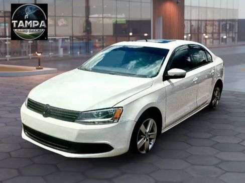 Used 2011 Volkswagen Jetta TDI FWD image 1