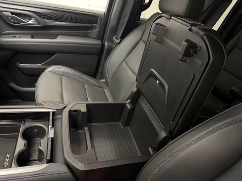 Used 2024 GMC Yukon XL Denali w/ Advanced Technology Package AWD/4WD image 25