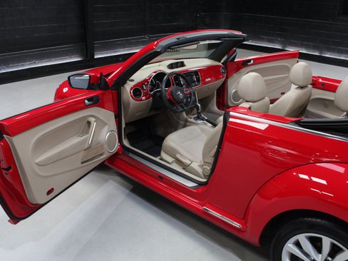 Used 2014 Volkswagen Beetle TDI FWD image 31