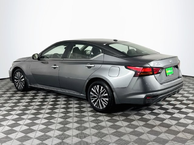 Used 2023 Nissan Altima 2.5 SV FWD image 6