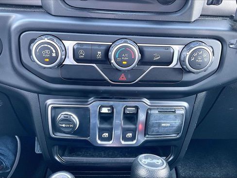 Used 2020 Jeep Wrangler Sport AWD/4WD image 26