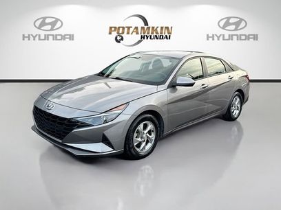 Used 2023 Hyundai Elantra SE