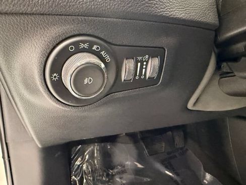 Used 2018 Jeep Compass Limited w/ Navigation Group AWD/4WD image 41