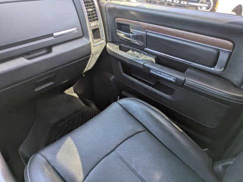 Used 2018 RAM 1500 Laramie w/ Convenience Group AWD/4WD image 20