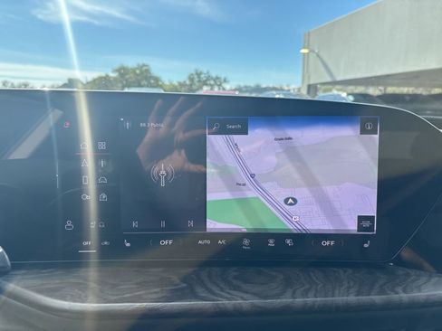 Used 2025 Audi Q5 Premium w/ Convenience Package image 19