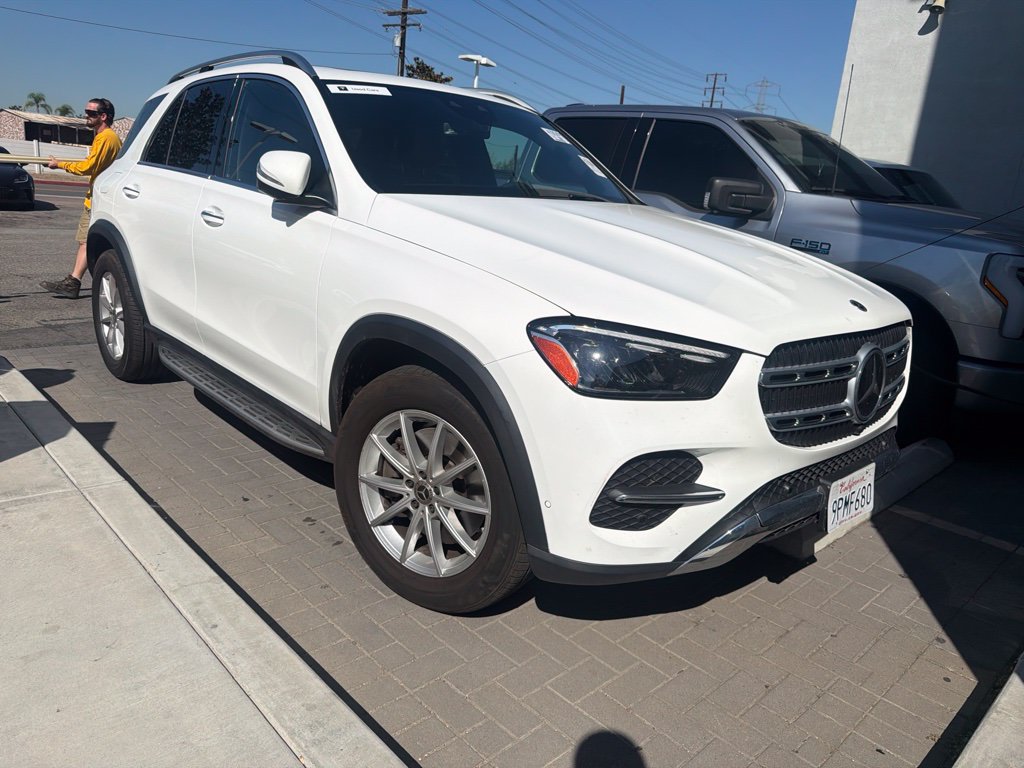 Used 2025 Mercedes-Benz GLE 450e 4MATIC w/ Driver Assistance Package image 1