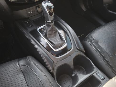 Used 2019 Nissan Rogue SL w/ Premium Package FWD image 25