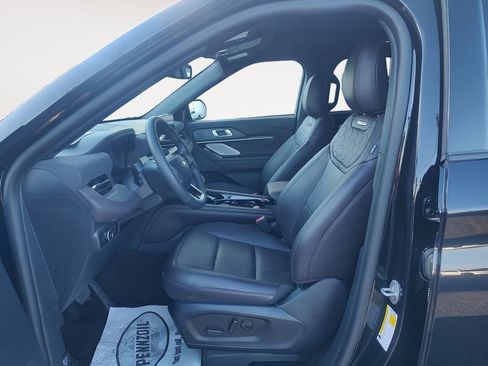 Used 2025 Ford Explorer Platinum w/ Ultimate Package RWD image 9