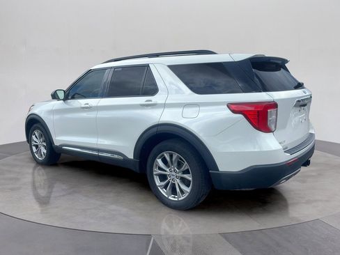 Used 2023 Ford Explorer XLT w/ Equipment Group 202A AWD/4WD image 3