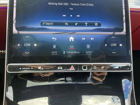 Used 2022 Mercedes-Benz S 500 4MATIC w/ AMG Line Package image 27