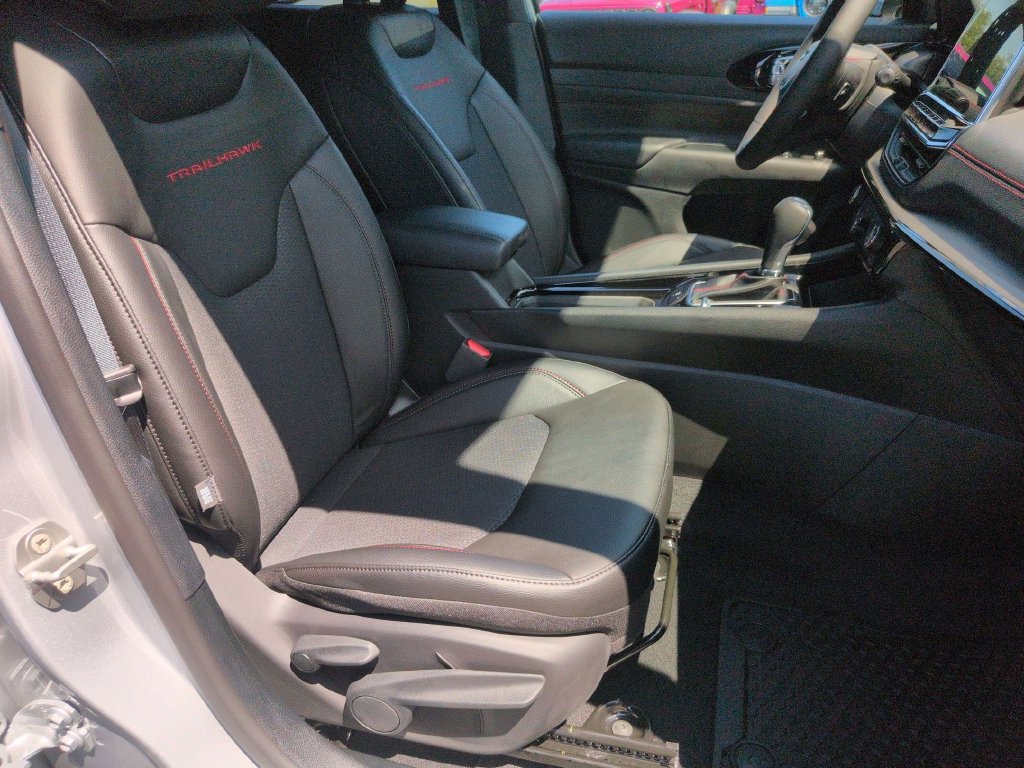 New 2026 Jeep Compass Trailhawk AWD/4WD image 32