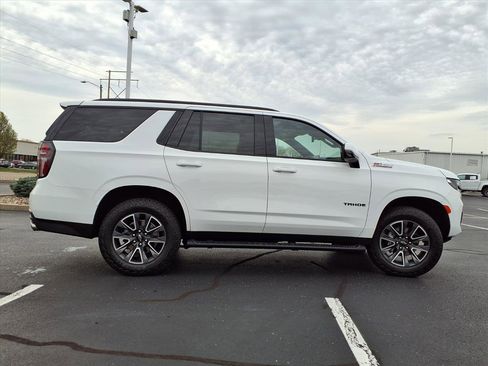 Used 2023 Chevrolet Tahoe Z71 w/ Z71 Off-Road Package AWD/4WD image 36