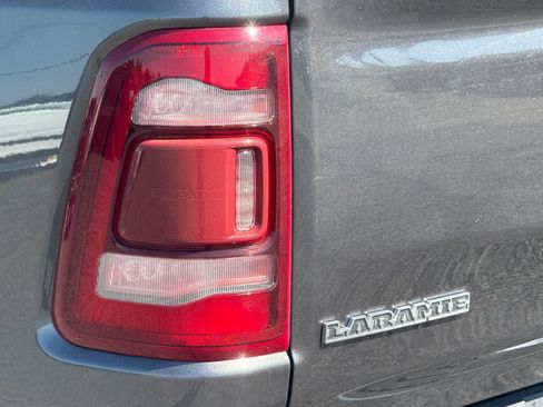 Used 2022 RAM 1500 Laramie AWD/4WD image 46