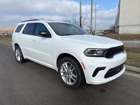 Used 2023 Dodge Durango GT image 3