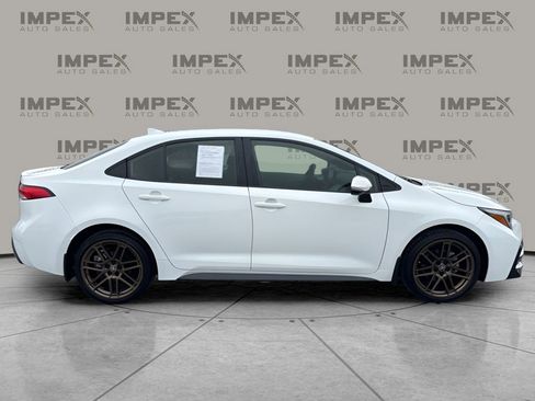 Used 2024 Toyota Corolla SE FWD image 6
