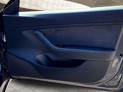 Used 2018 Tesla Model 3 Long Range image 36