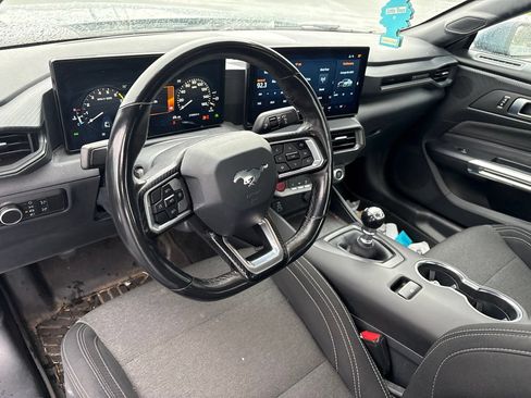 Used 2025 Ford Mustang GT RWD image 4