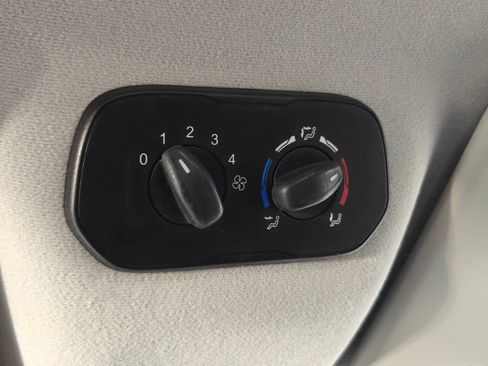 Used 2016 Ford Transit 350 XL RWD image 8