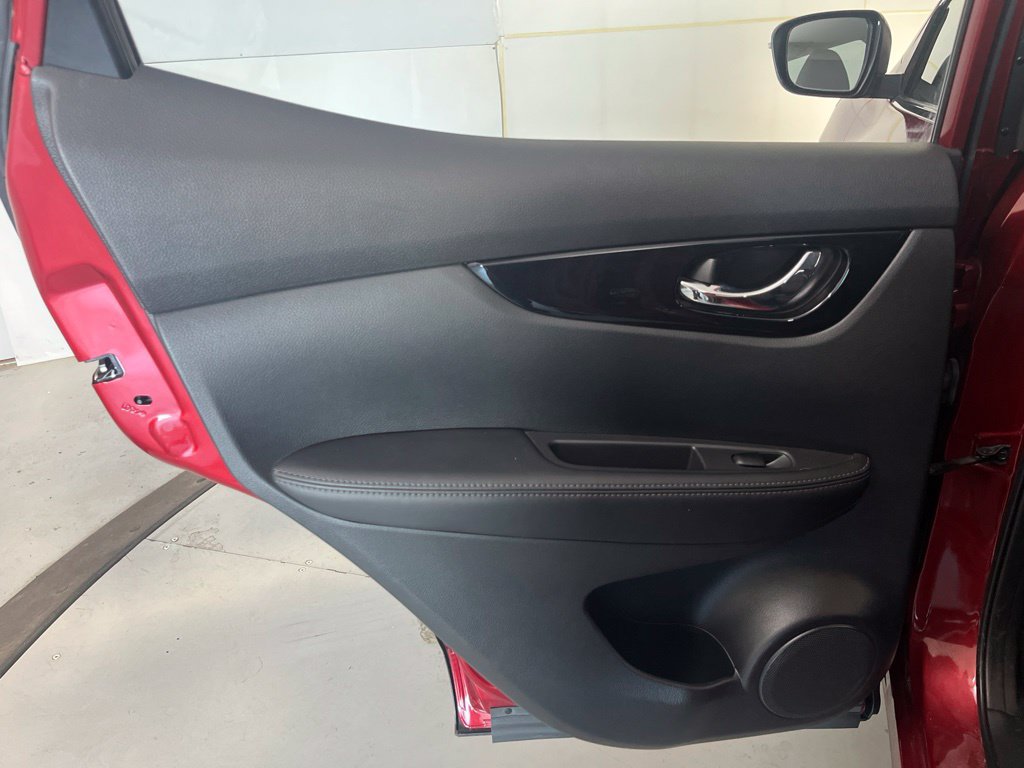 Used 2022 Nissan Rogue Sport SV AWD/4WD image 28
