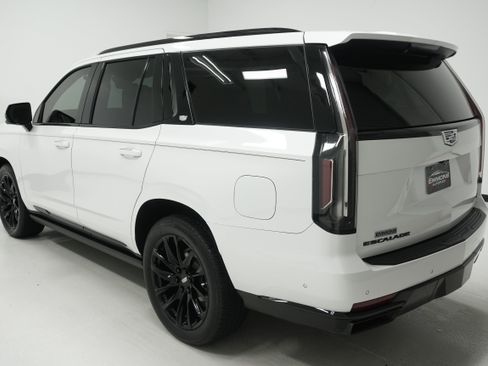 Used 2021 Cadillac Escalade Sport w/ Driver Assist Tech Package image 5