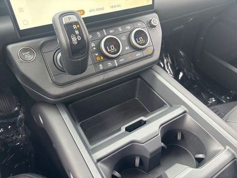 New 2026 Land Rover Defender 110 X-Dynamic SE image 29