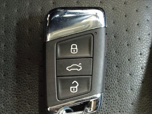 Used 2021 Volkswagen Jetta SE FWD image 32