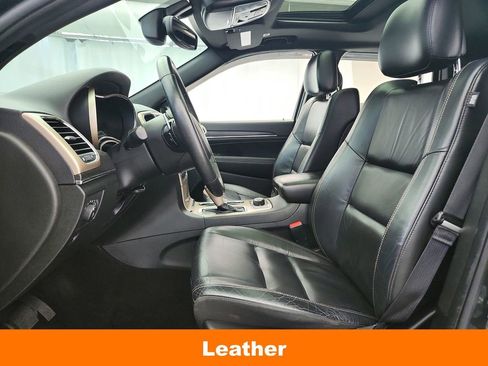 Used 2017 Jeep Grand Cherokee Limited AWD/4WD image 11