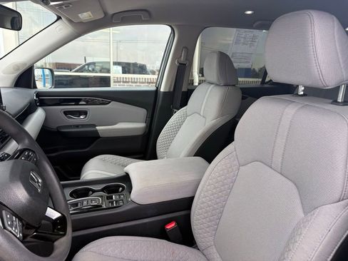 Used 2023 Honda Pilot LX image 11