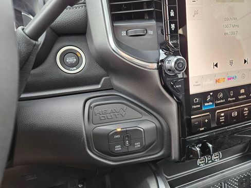 New 2026 RAM 2500 Laramie AWD/4WD image 21