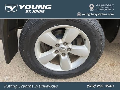 Used 2018 RAM 1500 Classic SLT w/ SLT Plus D←cor Group AWD/4WD image 11