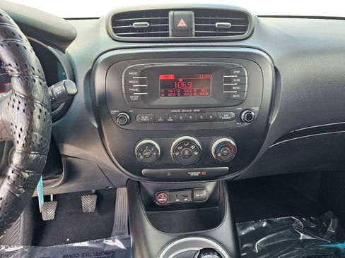 Used 2014 Kia Soul FWD image 24